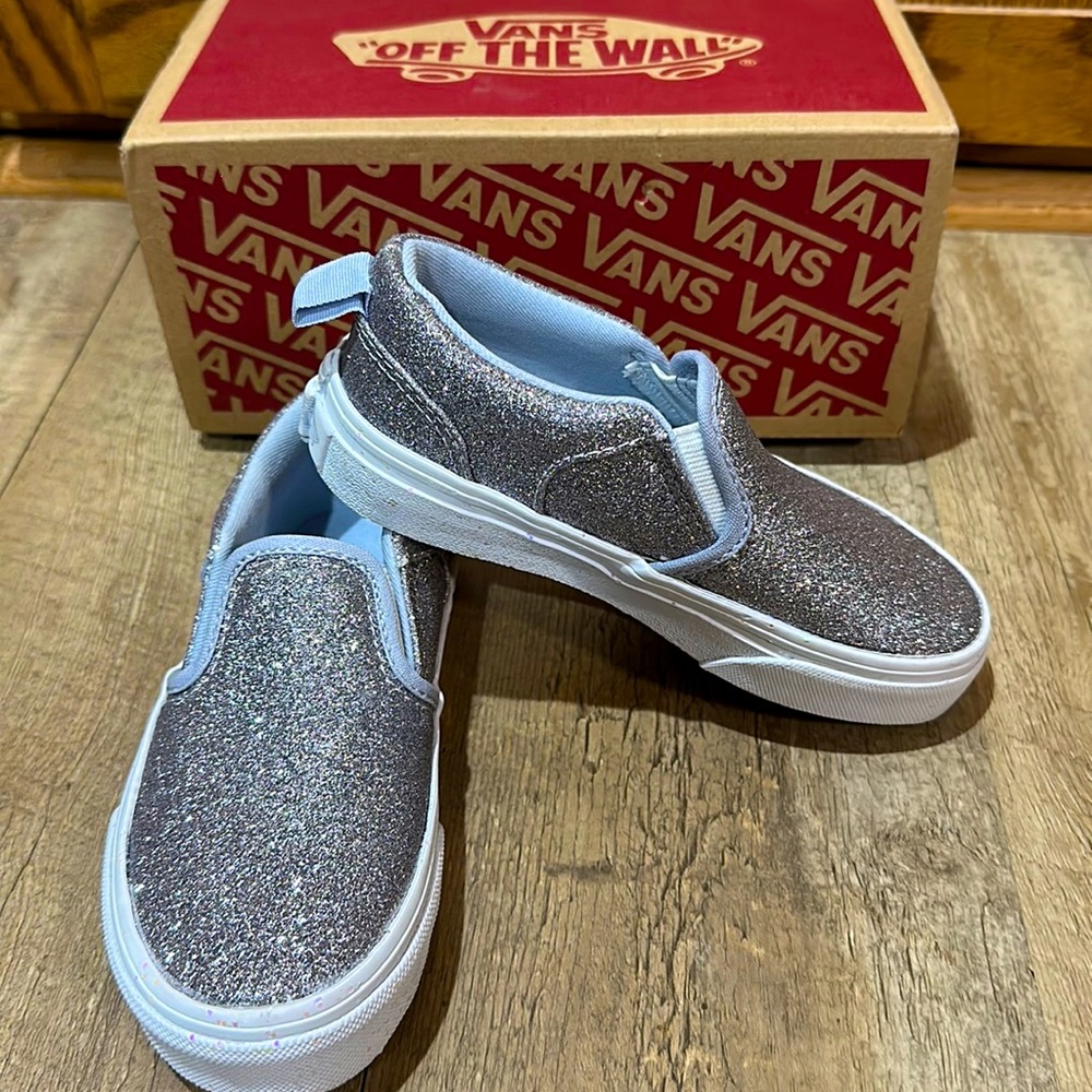 New in Box Size 11 girls Vans
